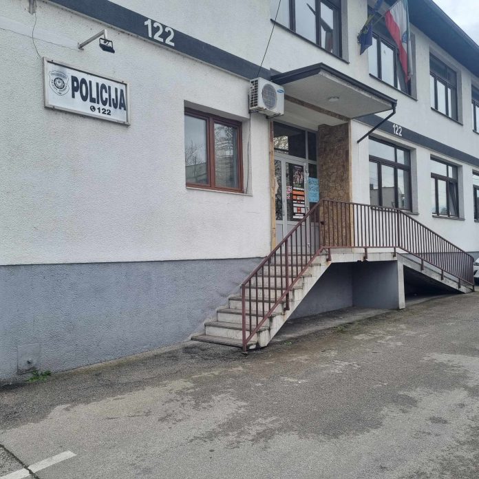 policija tesanj