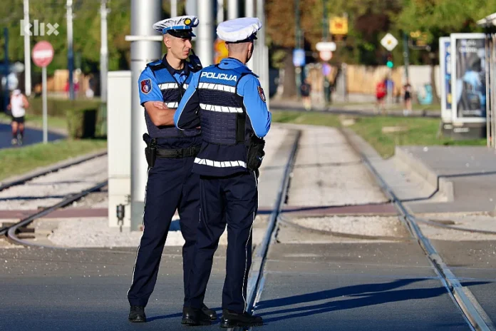 policija
