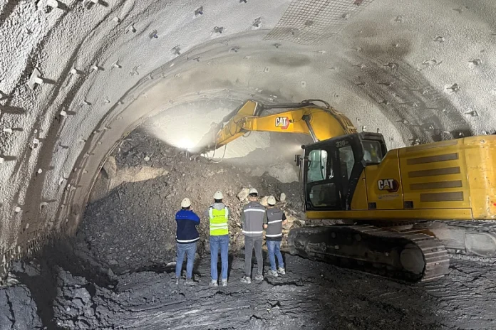 Radovi napreduju kod Tešnja: Probijena lijeva cijev tunela Crni Vrh