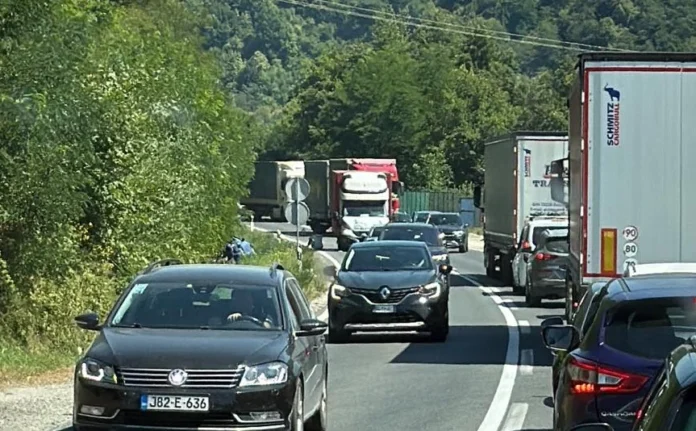 Foto: Čitatelj / Udes na M-17 kod Žepča